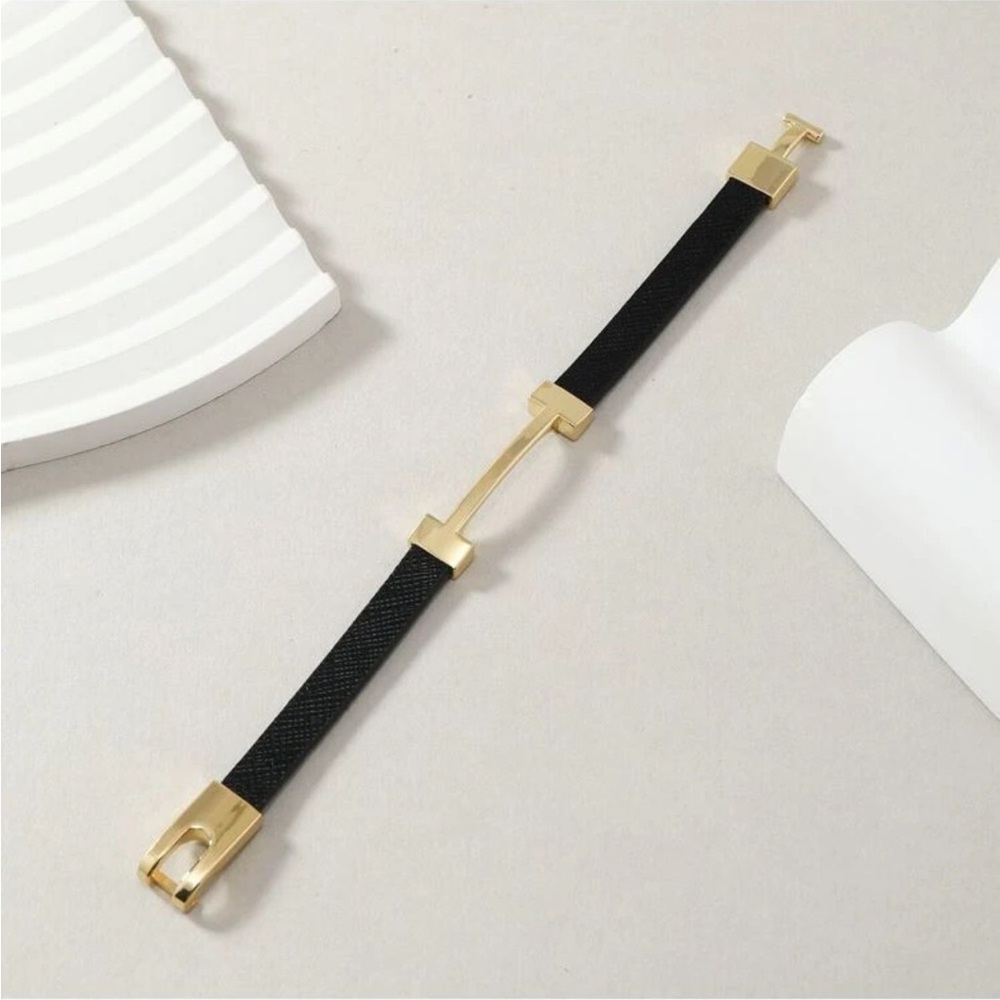 ✨NEW✨GOLD DETAILED BUCKLE BRACELET - Picture 4 of 5